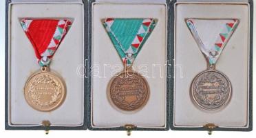 1992. "Szolgálati Jel (érdem után) I., II. és III. osztálya" 3db klf tombak kitüntetés sza...