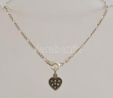 Ezüst(Ag) figaro karkötő, markazitos szív függővel, jelzett, h: 20 cm, 1,5x1 cm, bruttó: 3 g
