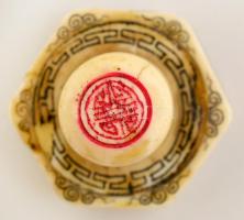Kínai pecsétnyomó, faragott csont / Chinese seal maker carved bone d: 3,5 cm
