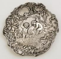 Antik ezüst(Ag) tálka, puttós jelenettel, jelzett, d: 12 cm, nettó: 67,1 g