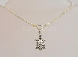 Ezüst(Ag) karkötő karkötőt, teknős függővel, jelzett, h: 18 cm, 2x1 cm, nettó: 3,2 g