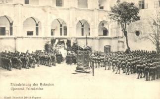 Fogaras, Fagaras; Újoncok felesketése a laktanyában. Kiadó Thierfeld Dávid / Eidesleistung der Rekruten / ceremony of new soldiers taking the oath