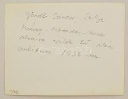 1932 Sellye - Vajszló - Magyarmecske - Pécs vonalon közlekedő 25 üléses autóbusz, hátoldalon felirat...