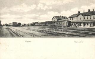 Zólyom, Zvolen; Vasútállomás, gőzmozdony, vagonok / railway station, locomotive, wagons (EK)