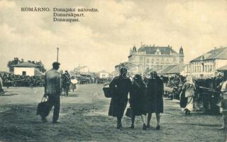 Komárom, Komárnó; Duna rakpart, piac árusokkal. L.H.K.No. 51. 1932. / Dunajske nábrezie / Donauquai / Danube quay, market with vendors