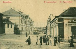 Szászrégen, Reghin; Evangélikus gimnázium, dohány üzlet, gyerekek. 1635. Rudolf Burghardt kiadása / grammar school, tobacco shop, children (EB)