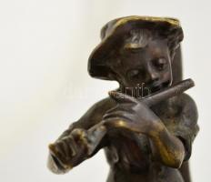 Jelzett furulyázó juhász, bronz, sérült márvány talapzaton, apró hibákkal, m:18 cm