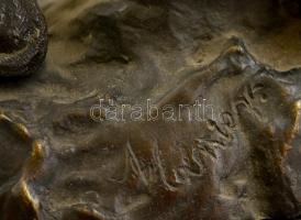 Jelzett furulyázó juhász, bronz, sérült márvány talapzaton, apró hibákkal, m:18 cm