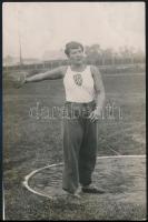 1933 Nadányi Ágnes (1904-1985) többszörös magyar bajnok diszkoszvető, az FTC atlétája, eredeti fotó, 17x11 cm