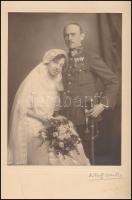 cca 1930 Azonosítatlan alezredes esküvői fényképe, nagyméretű fotó Székely Aladár műterméből, kartonra ragasztva, aláírt, hátulján jelzett, 30×24,5 cm