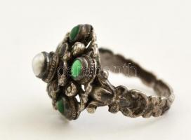 Antik ezüst (Ag.) gyűrű, féldrága kövekkel és tenyésztett gyönggyel, jelzés nélkül, hiányos, bruttó:...