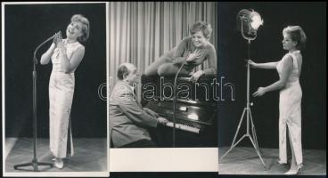 cca 1960 Dizőz és zongorista, 3 db (hideg)pecséttel jelzett fotó Szipál műterméből, 14x8,5 cm