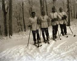 Vegyes fotónegatív tétel, kb. 40 db, 6x6 és 6x9 cm