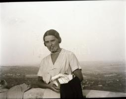 Vegyes fotónegatív tétel, kb. 40 db, 6x6 és 6x9 cm