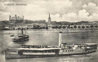 Pozsony, Pressburg, Bratislava; Hildegarde lapátkerekes gőzhajó és Országház gőzüzemű csavaros személyhajó / steamships