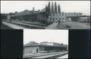 cca 1960-1970 Linzbauer Tamás: A keszthelyi vasútállomás, 3 db fotó, hátuljukon feliratozva, pecséttel jelezve, 9×14 cm