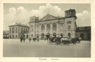 Pozsony, Pressburg, Bratislava; vasútállomás, hintók / Bahnhof / railway station with chariots