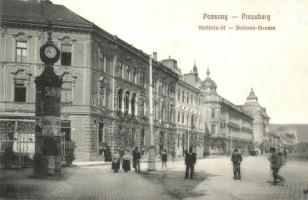 Pozsony, Pressburg, Bratislava; Stefánia út hirdetőoszloppal / street view with advertising column (kis felületi sérülés/ small surface damage)