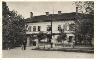 13 db RÉGI történelmi magyar városképes lap vegyes minőségben / 13 pre-1945 historical Hungarian tow...