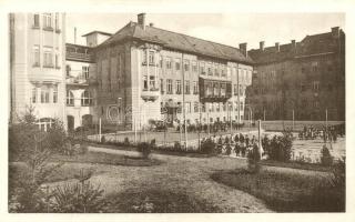 Kolozsvár, Cluj; Marianum, sport és tenisz pálya / school, sport field, tennis court