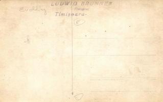 Temesvár, Timisoara; vendéglő udvara cigány zenekarral / garden of the restaurant with gypsy musicia...