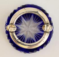 Ezüst (Ag.) peremű kék színű üveg hamutál, jelzett, apró csorbákkal, d: 10,5 cm, bruttó 424 g