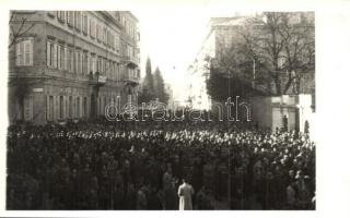 3 db modern fotó képeslap a Szlovén Nemzet Felszabadítási frontjának gyűléséről / 3 modern photo postcards of the Liberation Front of the Slovenian Nation from 1950's