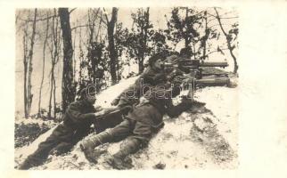 1916 Kelet-Galícia. Batkow (Batykiv). Magaslati géppuska állás / WWI Austro-Hungarian K.u.K. soldiers with machine gun in position. photo