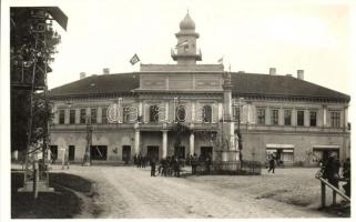 Ada, községháza (Erzsébet szálló) horogkeresztes zászlóval / town hall (hotel) with swastika flag