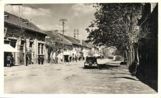 Bácstopolya, Topolya, Backa Topola; utca, automobil, üzletek / street view with shops and automobile