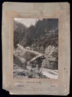 cca 1900 Szurduki részlet, Balassa E. aradi műterméből, nagyméretű fotó kartonra ragasztva, 23,5×17 ...