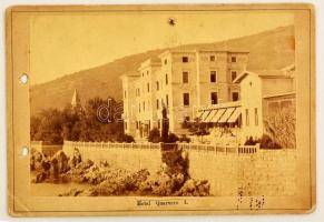 cca 1900 Abbazia Hotel Quarnero keményhátú fotója, Bad Veldes, Benedikt Lergetporer, a kartonon három lyukkal, 11x16 cm.