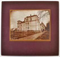 cca 1910 Nagyvárad, Seregély villa, Rulikovszky út, kartonra kasírozva, hátoldalán feliratozva, kopá...