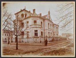 cca 1910 Nagyvárad, Seregély villa, Rulikovszky út, kartonra kasírozva, javított kartonnal, 16x22 cm