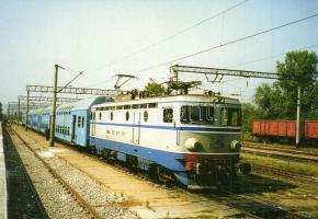 15 db modern külföldi villamos, mozdony, vasút motívumlap / 15 modern Worldwide tram, trains, railwa...