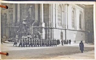1933 Budapest I. M. kir. Honvéd Ludovika Akadémia I. főcsoport I. üteg. Udvarlaki őrség 12 fényképen...
