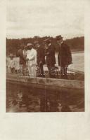 1911 Királyháza, Koroleve; úriemberek csónakban, túlsó oldalon komp / gentlemen in boat, ferry on the other side of the river. photo
