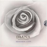 Nagy-Britannia 1999. 5P CuNi Diana walesi hercegnő emlékére karton dísztokban T:1  Great Britain 1999. 5 Pounds CuNi In Memory of Diana, Princess of Wales in cardboard case C:UNC  Krause KM#997