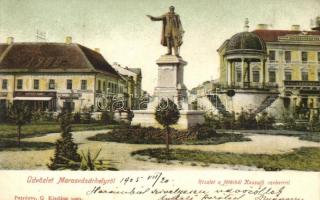 Marosvásárhely, Targu Mures; Fő tér, Kossuth szobor, takarékpénztár, Henning Károly és Bartscht Károly üzlete. Petróczy G. kiadása / main square, statue, shops, savings bank