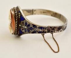 Ezüst(Ag) zománcberakásos karperec, kámeával, javított, jelzés nélkül, 6,5x6 cm, bruttó: 29,9 g