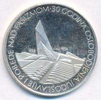 Jugoszlávia ~1975. Jugoszlávia felszabadítása és fasizmus feletti győzelem 30. évfordulója jelzett Ag emlékérem (4,95g/0.925/24mm) T:2(P) fo. Yugoslavia ~1975. 30th Anniversary - Liberation of Yugoslavia and the Victory over Fascism hallmarked Ag commemorative medal (4,95g/0.925/24mm) C:XF(P) spotted
