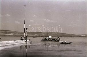 cca 1968 Velencei-tó, 12 db szabadon felhasználható, vintage negatív Keveházi János (?-?) budapesti ...