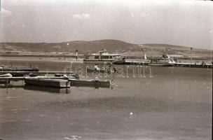 cca 1968 Velencei-tó, 12 db szabadon felhasználható, vintage negatív Keveházi János (?-?) budapesti ...