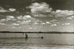 1958 Balatonszárszón készült privát felvételek, 72 db szabadon felhasználható vintage negatív, 24x36...
