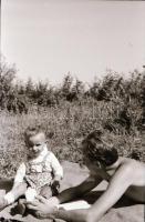 1958 Balatonszárszón készült privát felvételek, 72 db szabadon felhasználható vintage negatív, 24x36...