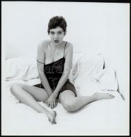 cca 1979 Három egyéniség, 3 db szolidan erotikus fénykép, 18x18 cm és 24x17 cm között