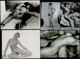 cca 1979 Modellek castingon, 13 db szolidan erotikus vintage fénykép, 9x12 cm és 13x18 cm között
