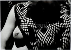 cca 1987 Menesdorfer Lajos (1941-2005) budapesti fotóművész hagyatékából 26 db nézőkép és 1 db jelze...