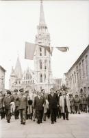 cca 1949 Katonai ünnepség a budai várban, visszafoglalásának jubileuma alkalmából, 31 db szabadon fe...