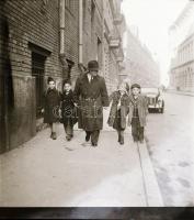 Budapesti életképek és látképek különféle korokból, 13 db szabadon felhasználható vintage negatív, 6...